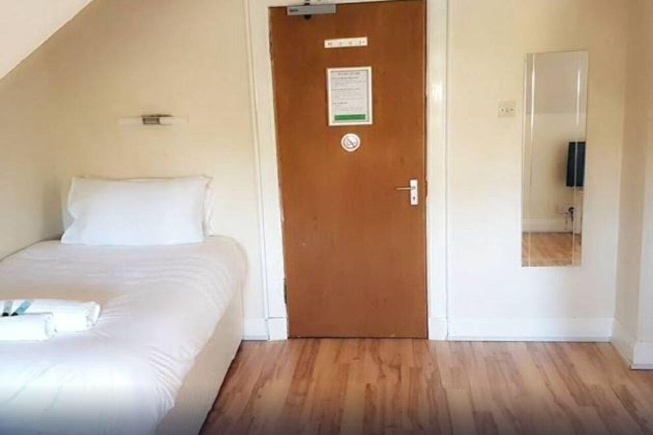 דנפרמליין Oyo Gothenburg Hotel מראה חיצוני תמונה